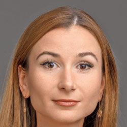 Плотникова Анна